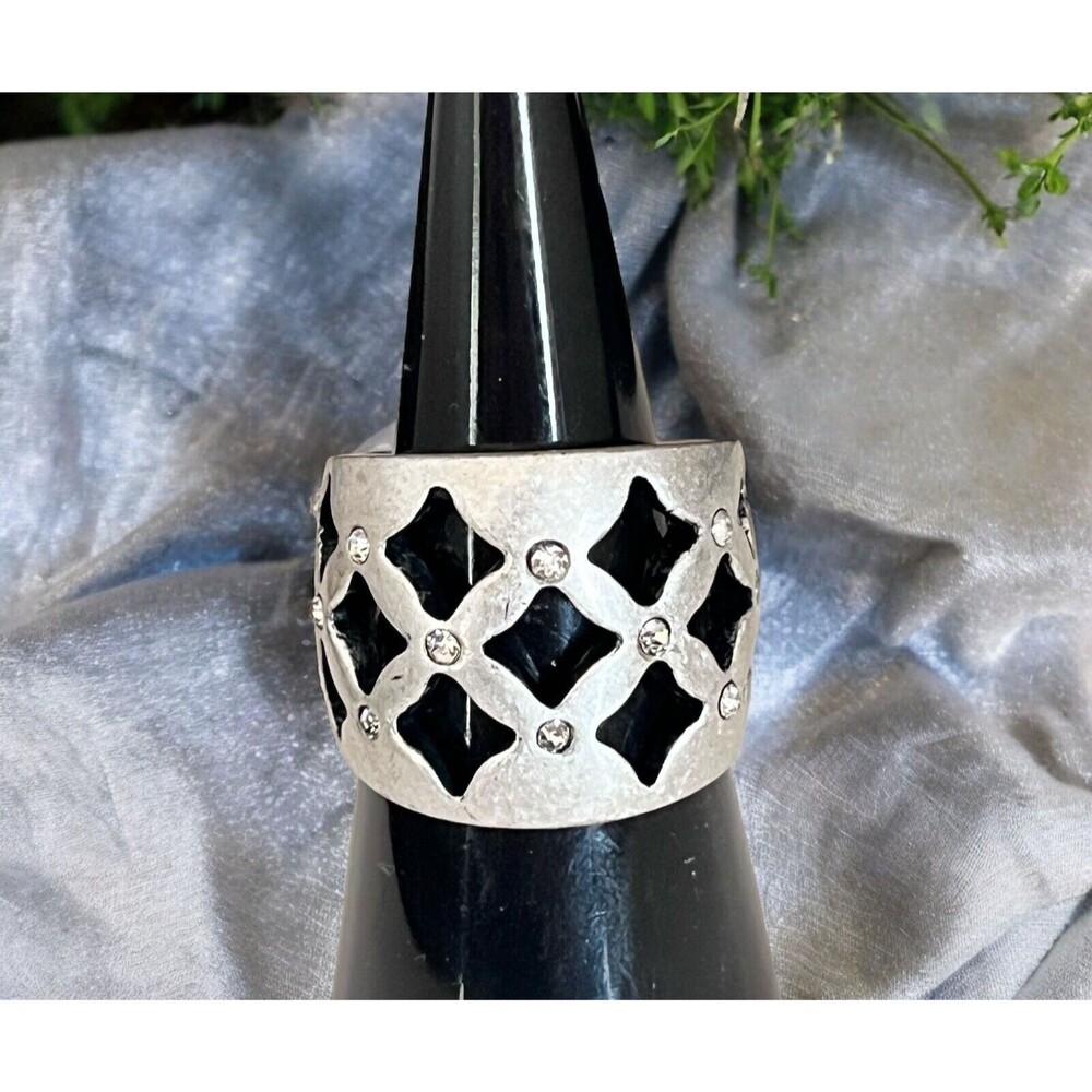 New Premier Designs Wide Band Ring Size 6 Openwork Crystal Silver Tone - 2N - Picture 3 of 5